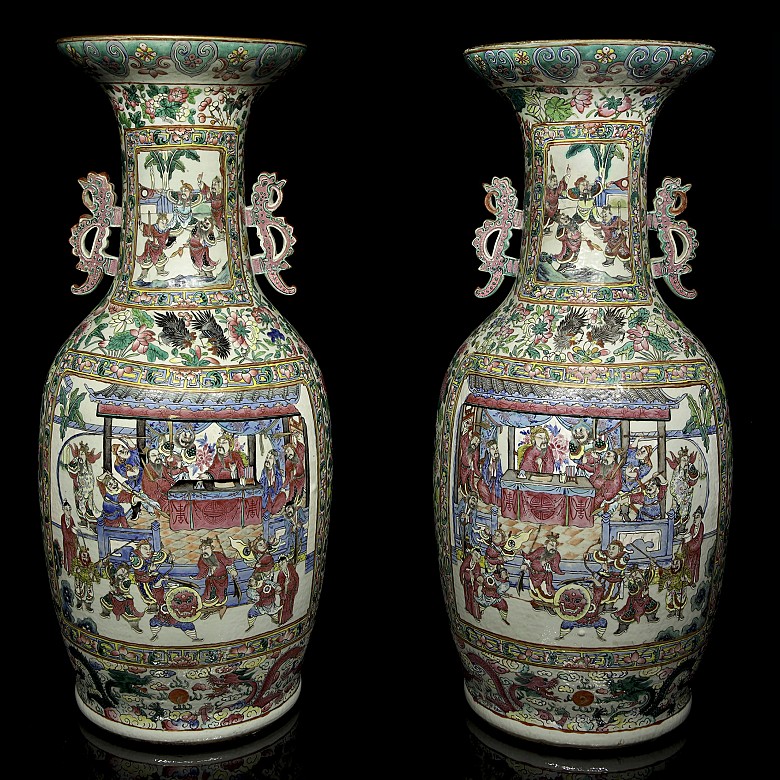 Pareja de grandes jarrones, familia rosa, dinastía Qing