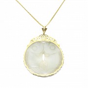 Jade pendant mounted in 18k yellow gold - 1