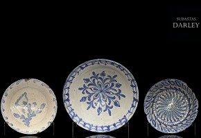 Lot of glazed pottery from Fajalauza, 19th century