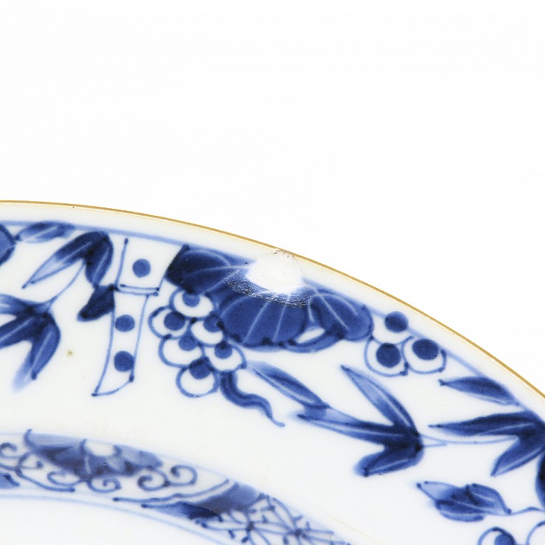 Chinese blue and white decorated plate, 18th century - 2