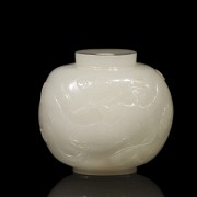 White jade snuff bottle, Ming dynasty