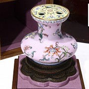 A Small censer-vase, with Qianglong seal.