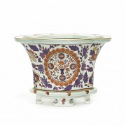 Enameled porcelain pot, 20th Century