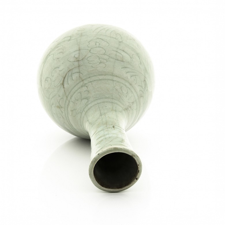 Jarrón de cerámica vidriada, estilo Yuan.