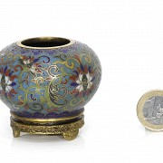 Miniature bronze enameled pot, Qianlong mark, Qing dynasty