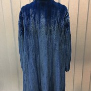 Bonito abrigo de piel de visón  color azul