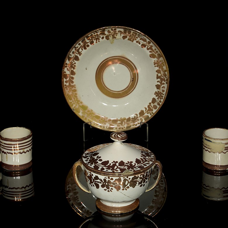 Lote de cerámica de Manises, S.XIX - 6