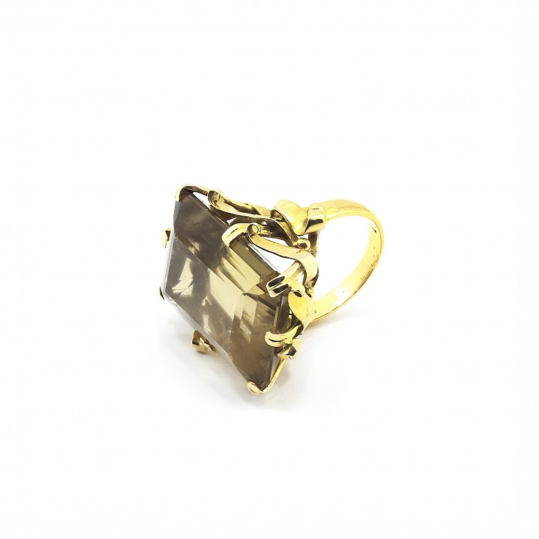 14k yellow gold ring with smoke topaz.
