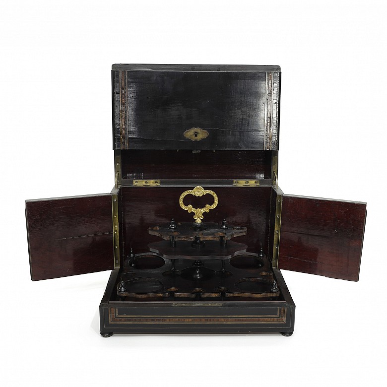 Caja licorera Napoleón III en madera ebonizada y marquetería, S.XIX