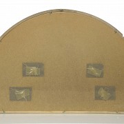 Abanico con varillaje de nácar tallado y dorado, S.XIX