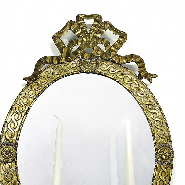 Pareja de espejos ovales con marco de bronce, S.XX