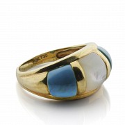 18k yellow gold with turquoise and mother-of-pearl ring