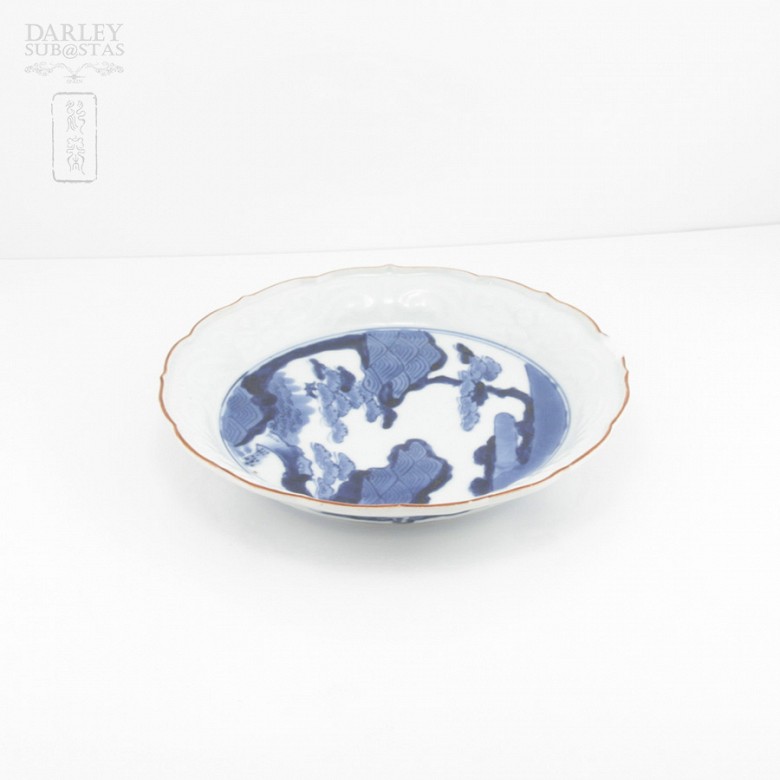 Bonito plato de porcelana china, S.XX - 2