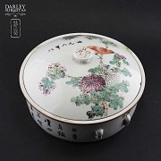 Cazuela con tapa en porcelana china, S.XIX - 1