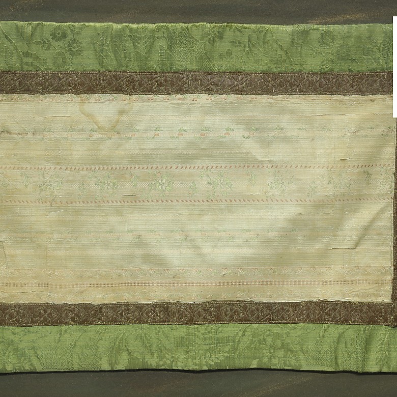 Tejido de seda con pasamanería, S.XIX - 2