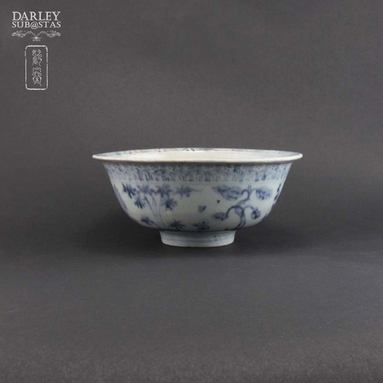 Qing Dynasty vase 1644-1912