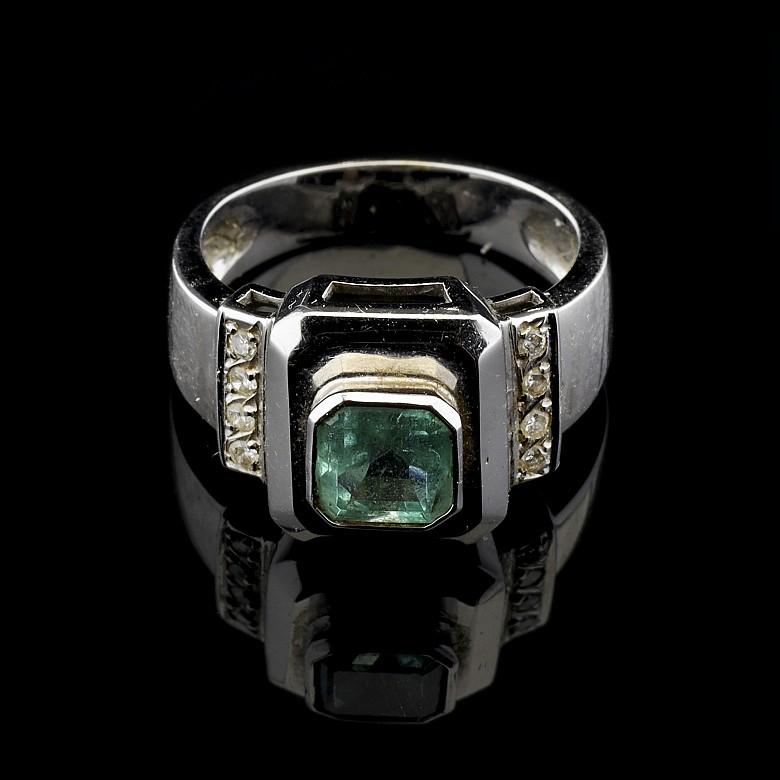 Ring in 18k white gold, diamonds and an emerald - 5
