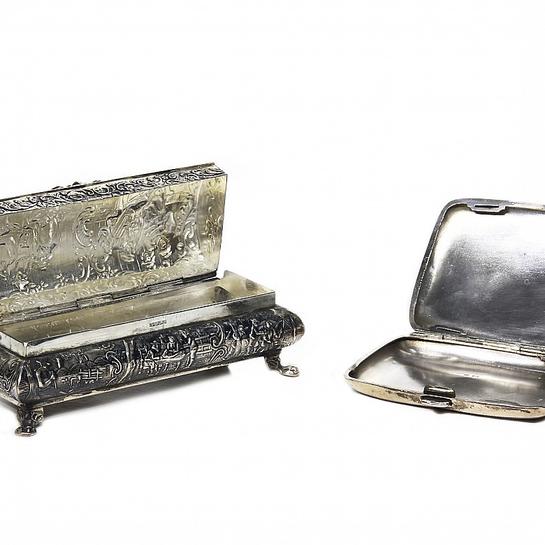 Silver box and cigarette case.