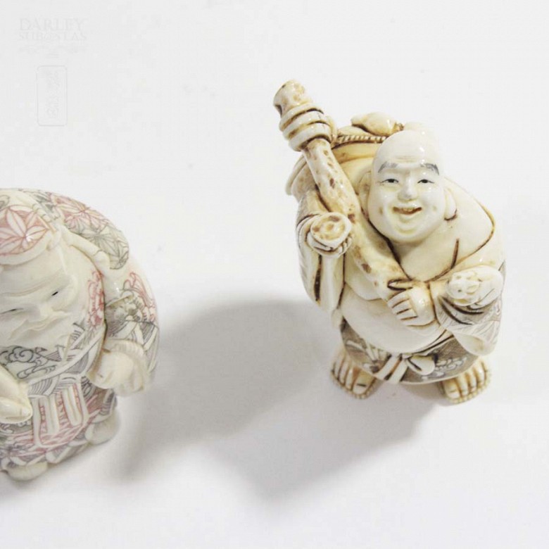 Lote de figuras de marfil, China, pps.s.XX. - 4