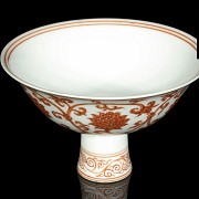 Bowl with foot 