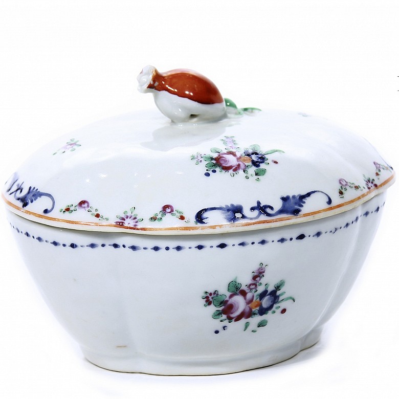Enameled porcelain tureen, 19th century