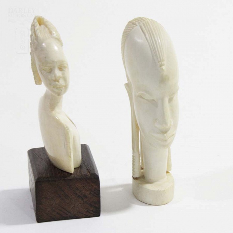 Two figures of African ivory