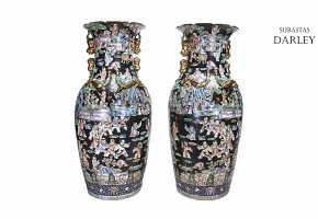 Pair of vases famille noire, Canton, 20th century