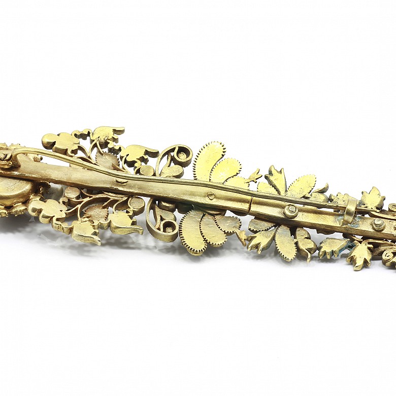 Brass brooch with Matara or zircon diamonds