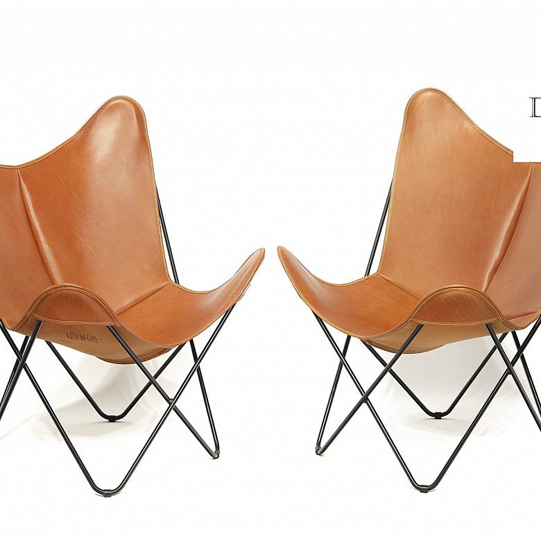 Pair of BKF chairs, Isist Leather