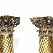 Pair of columns in gilded and polychrome wood, 17th century