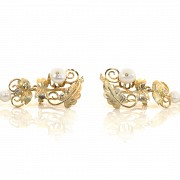 Earrings in 18k yellow gold, pearls and zircons