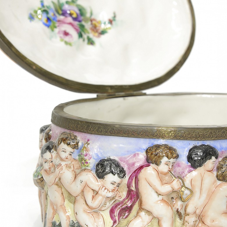 Caja de porcelana europea esmaltada, S.XX - 5