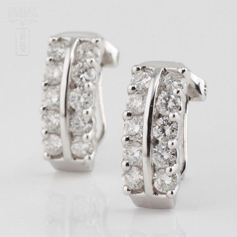 Earrings in 18k white gold and 20 diamonds of 1.82 cts - 4