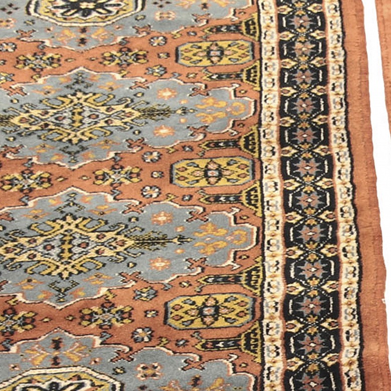 Pareja de alfombras orientales de lana, s.XX