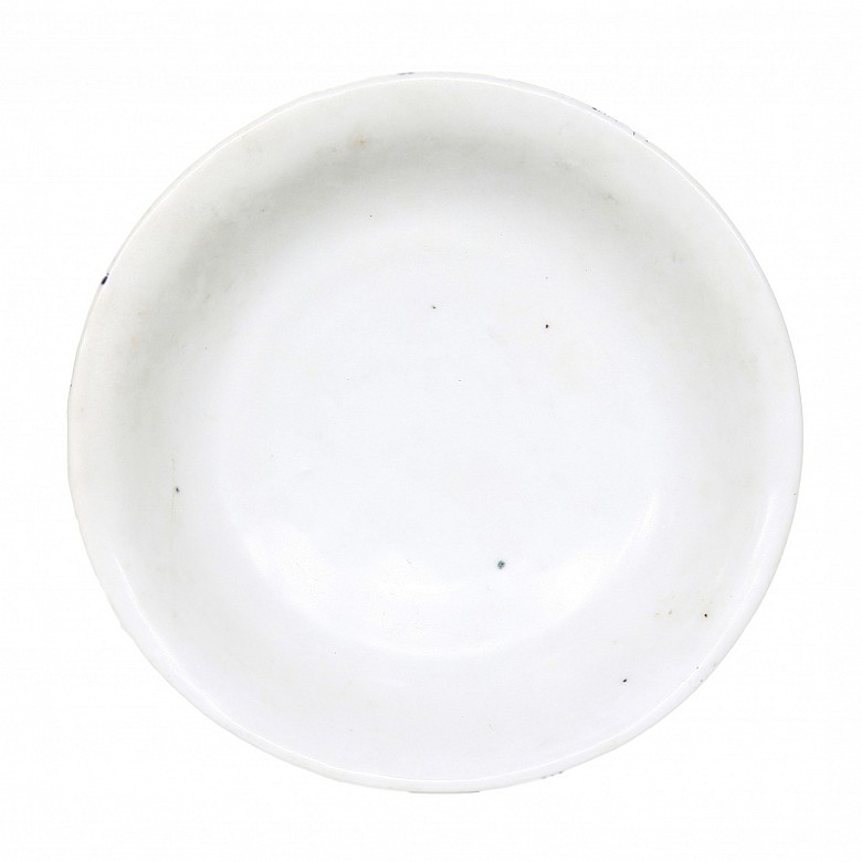 White-glazed porcelain dish, possibly late Ming dynasty, early 17th century