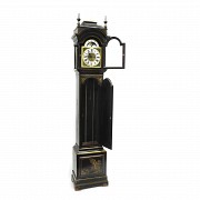 Lacquered tall case clock with oriental-style decoration, 20th century - 2