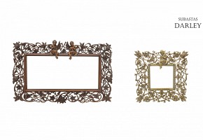 Vicente Andreu. Two fretworked wooden frames with cherubs, 20th century.
