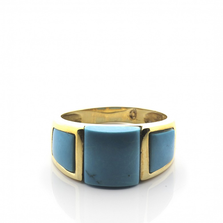 Turquoise ring in 18k yellow gold