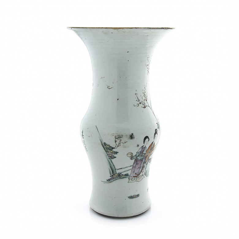 Glazed porcelain vase, famille rose, 19th century-20th century