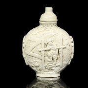 Porcelain snuff bottle - 2