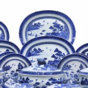 Complete china porcelain tableware, Compañía de Indias, 18th-19th centuries