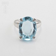 Ring with Topaz16.61cts and Diamonds in White Gold