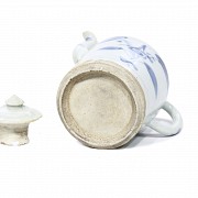 Tetera de cerámica en azul y blanco, Swatow, Ming tardío, s.XVII