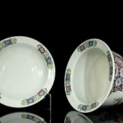 Porcelain flowerpot and dish, 20th century - 7