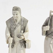 Two Japanese farmers of ivory - 10
