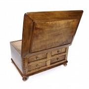 Wooden jewellery box with drawers