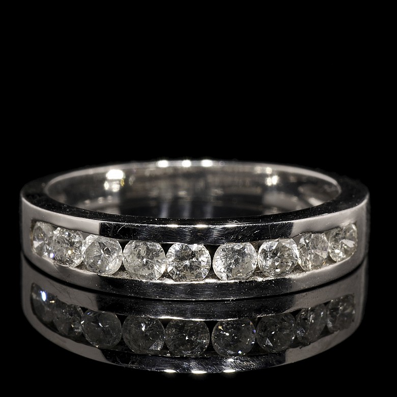 Half wedding ring in 18k white gold and diamonds