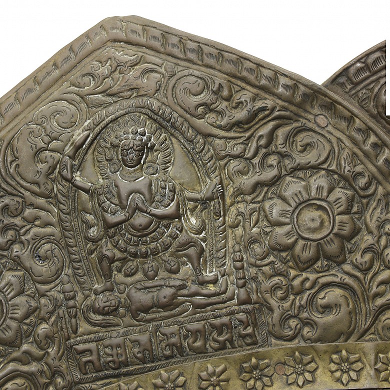 Large Tibetan embossed metal plate, 19th - 20th century