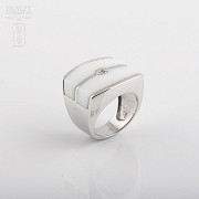 Rhodium silver ring with porcelain