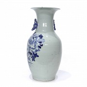 Chinese ceramic vase with phoenix, 19th century - 20th century